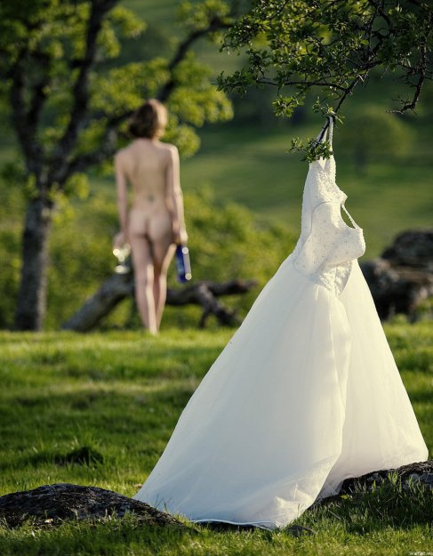 Почему невесте нельзя надевать нижнее белье? Старая примета сбывается…